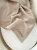 Pieluszka muślinowa z personalizacją haftem – miękka, delikatna i przewiewna. Haft z imieniem dziecka sprawia, że pieluszka jest wyjątkowym elementem wyprawki oraz pięknym i praktycznym prezentem dla noworodka.