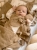 Muślinowy króliczek z imieniem dziecka – personalizowana przytulanka dla niemowlaka i wyjątkowy prezent na narodziny, baby shower lub chrzciny. Miękki króliczek z personalizacją będzie piękną pamiątką na lata.